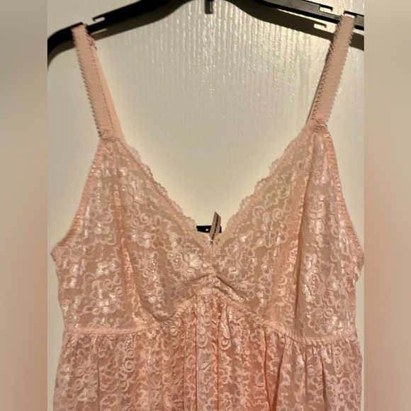 Delicate Lace Chemise - Light Pink - Picture 2 of 5